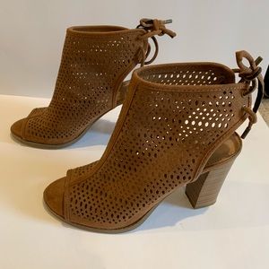 Rockport Summer Heels -Size 6.5